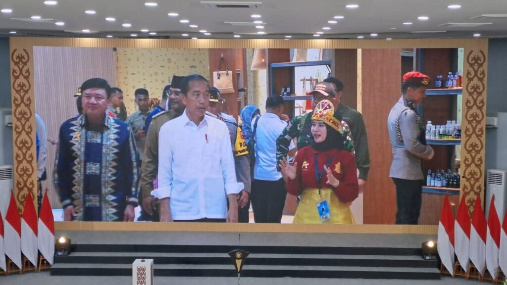 Didampingi Kepala BIN, Jokowi Bangga Lihat Inovasi Anak Muda Aceh Saat Resmikan AMANAH