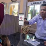 Digitalisasi Bansos Makin Inklusif, Ponsel Gratis Menyasar yang Paling Membutuhkan